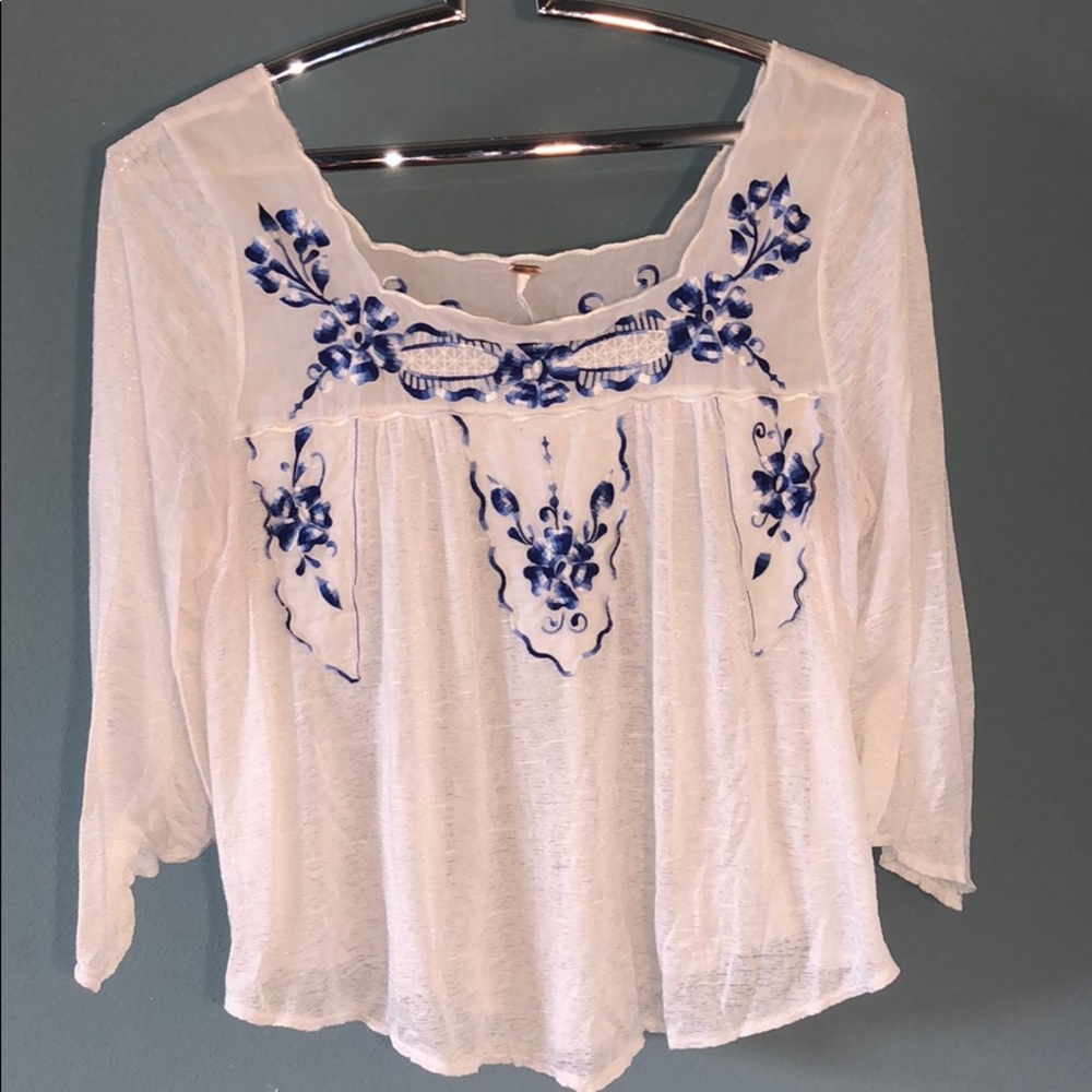 Free People | White blouse with blue flowers | S